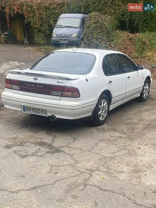 Nissan Maxima 1997 photo 3