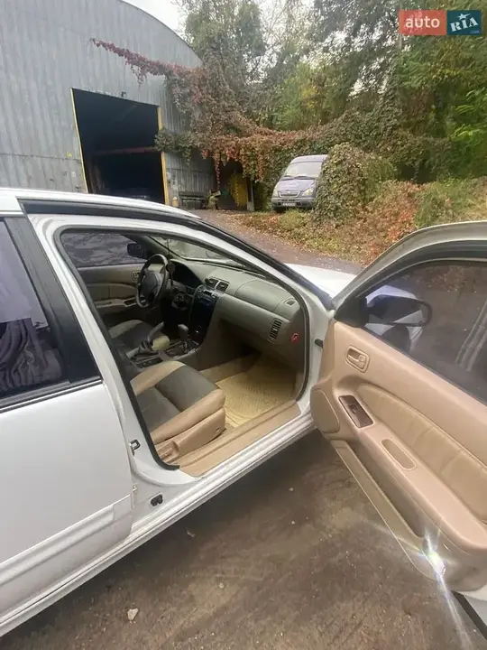 Nissan Maxima 1997 photo 4