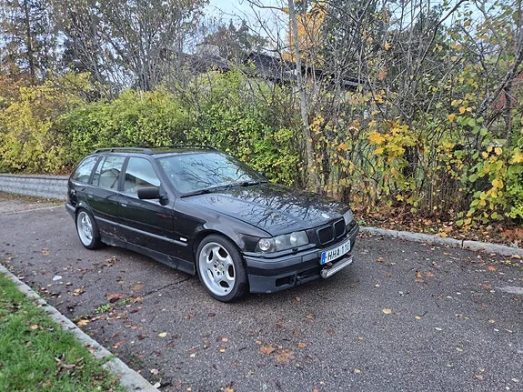 BMW 320I