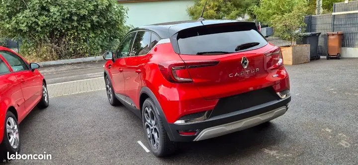 Renault Captur 2022 photo 2