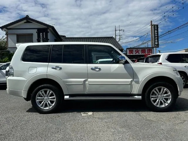 Mitsubishi Pajero 2018 photo 4