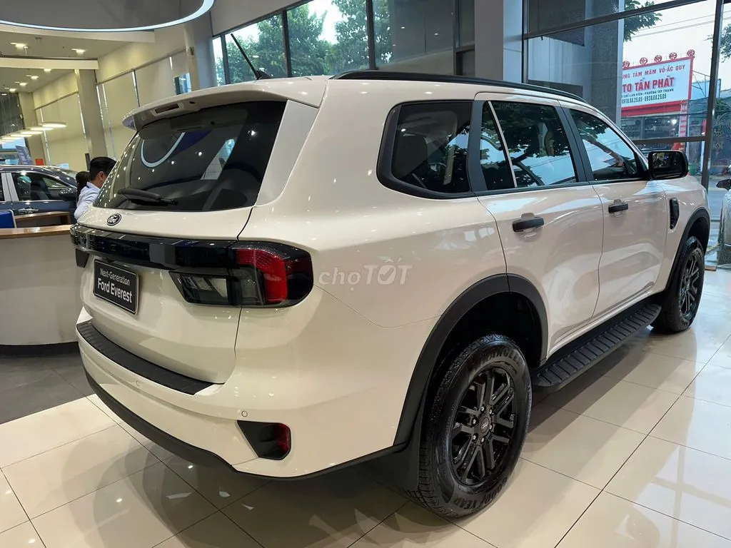 Ford Everest 2026 photo 2