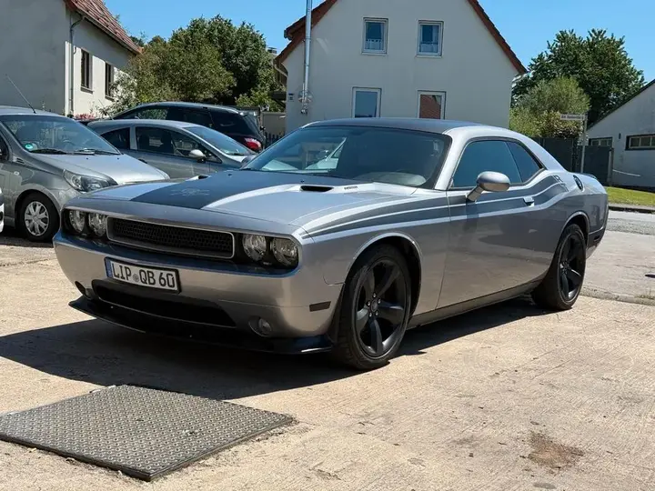Dodge Challenger