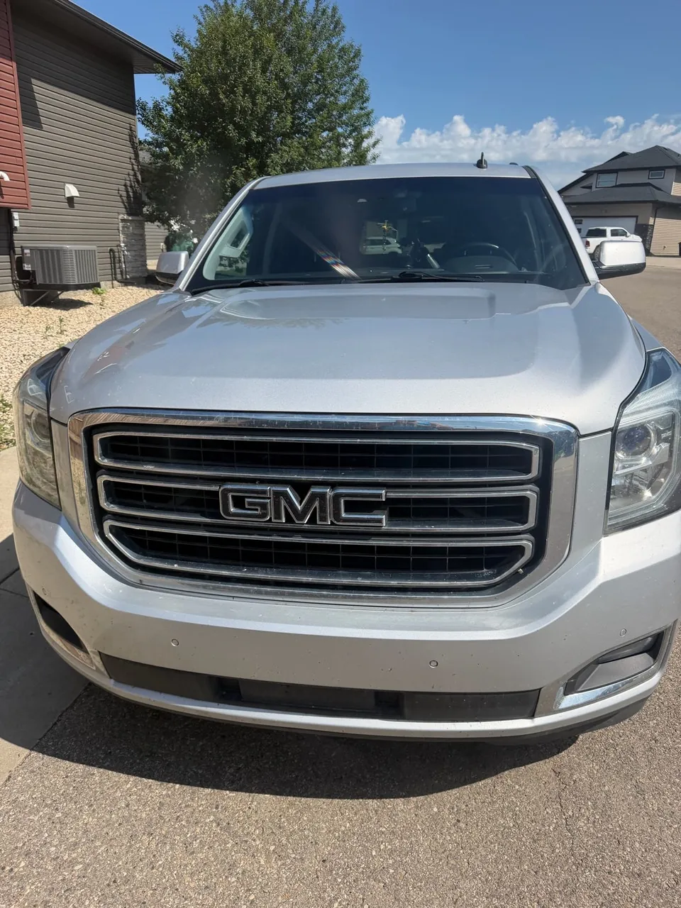 GMC Yukon 2015 photo 2