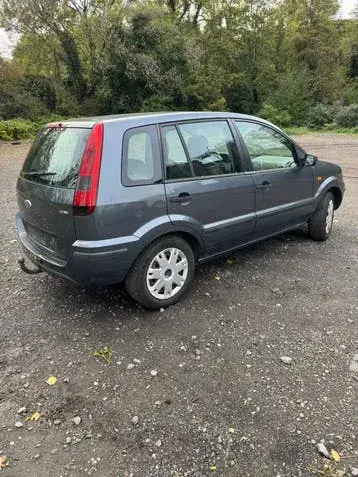 Ford Fusion 2003 photo 4