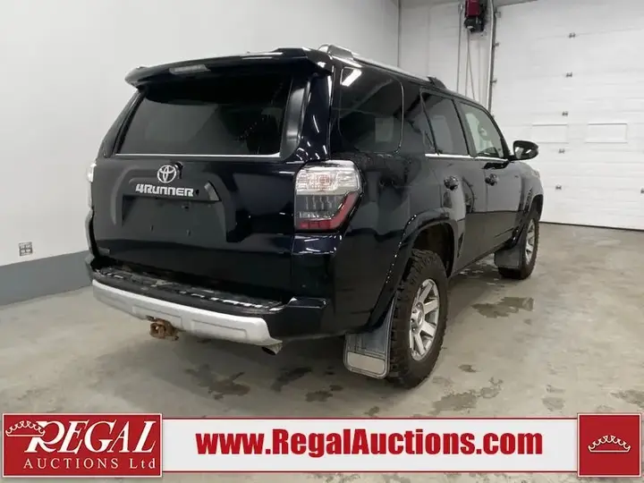Toyota 4Runner 2015 photo 3