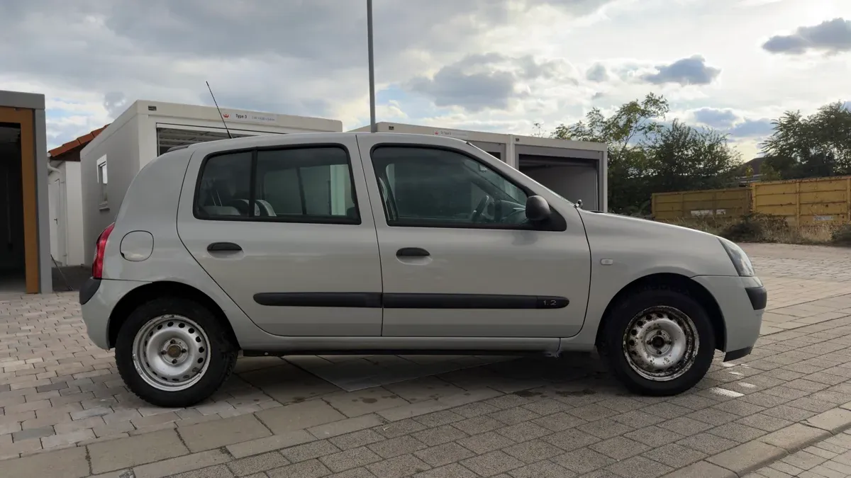 Renault Clio 2003 photo 3