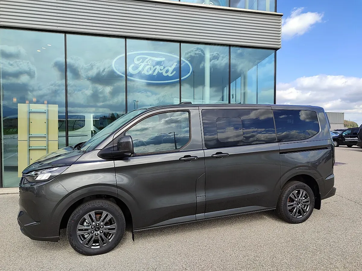 Ford Tourneo Custom 2026 photo 2