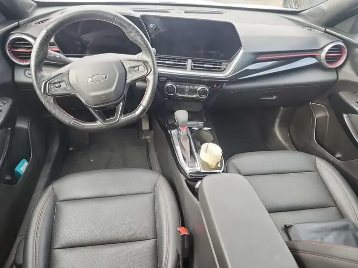 Chevrolet Trax 2024 photo 2