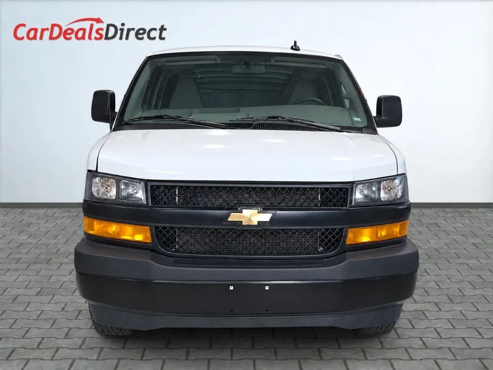 Chevrolet Express 2500 2024 photo 2