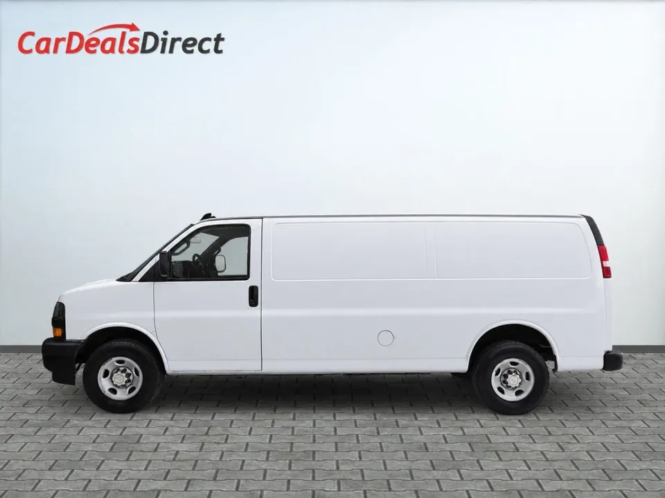 Chevrolet Express 2500 2024 photo 3