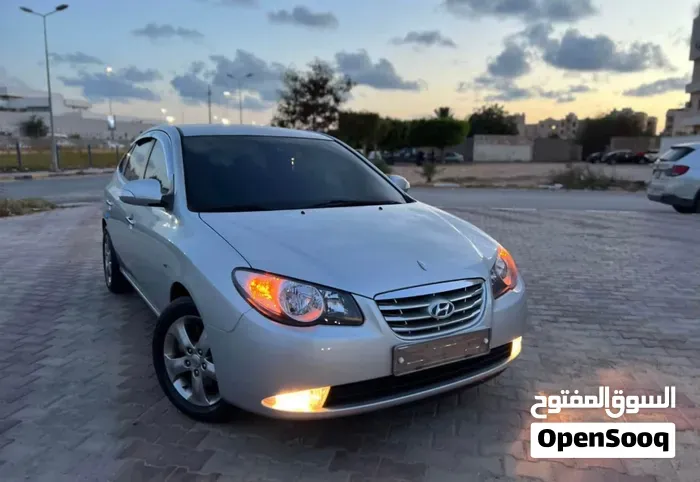 Hyundai Avante 2010 photo 2