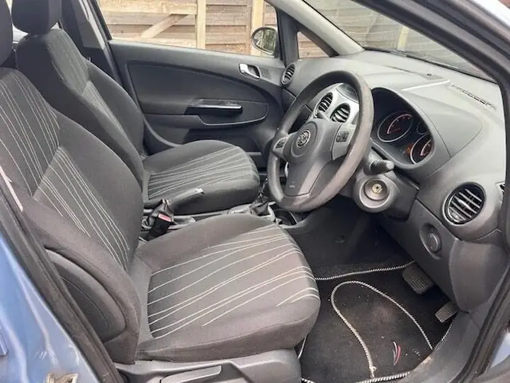 Vauxhall Corsa 2009 photo 3