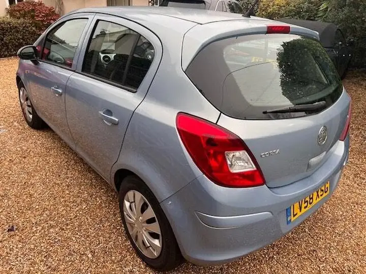Vauxhall Corsa 2009 photo 2
