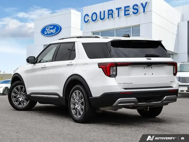 Ford Explorer 2025 photo 4