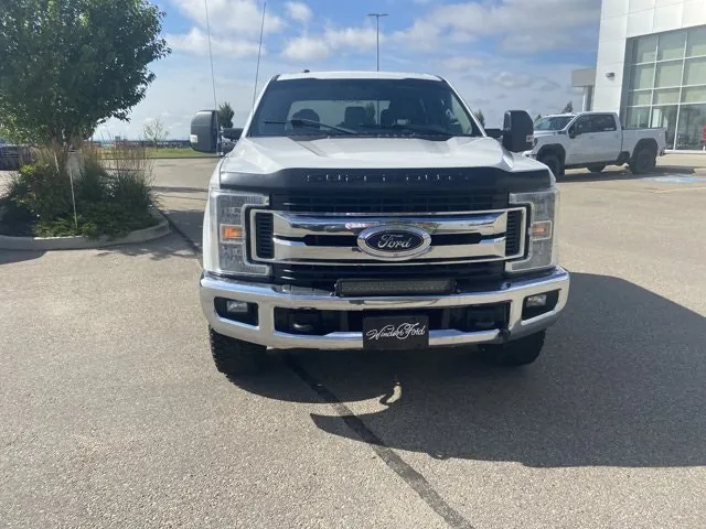 Ford Super Duty F-350 2018 photo 2