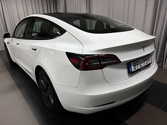 Tesla Model 3 2023 photo 4