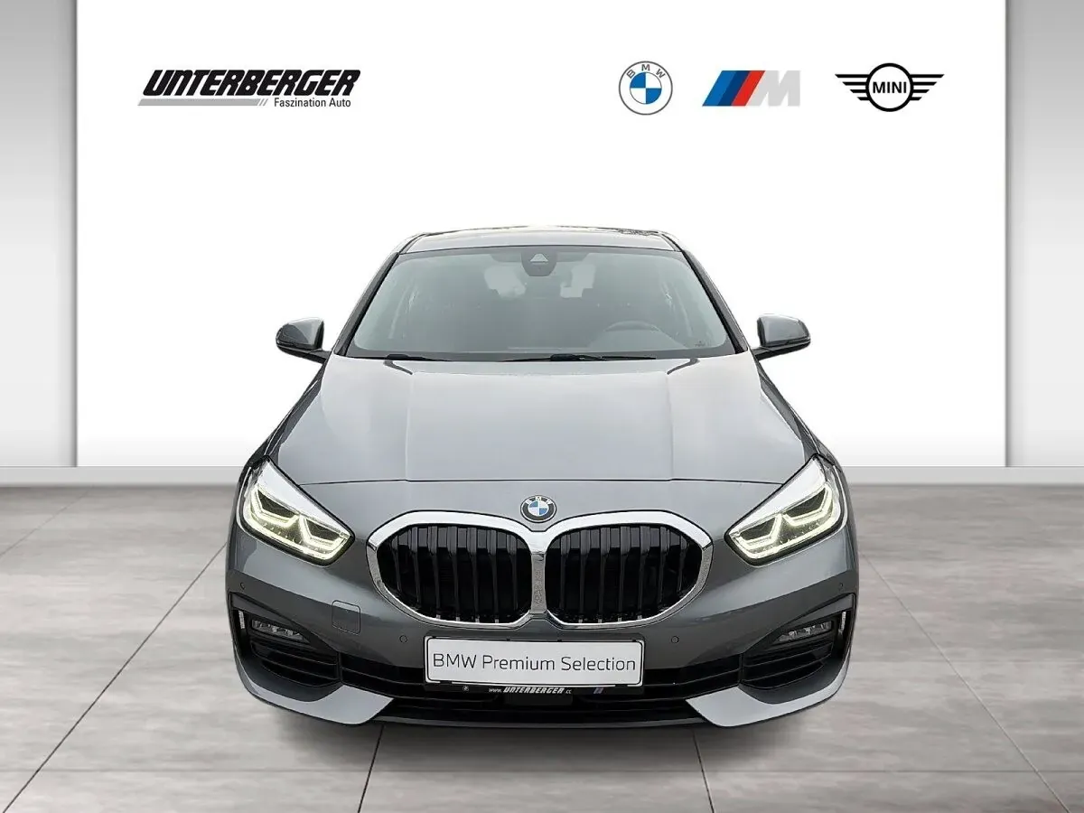 BMW 1 Series 2023 photo 2