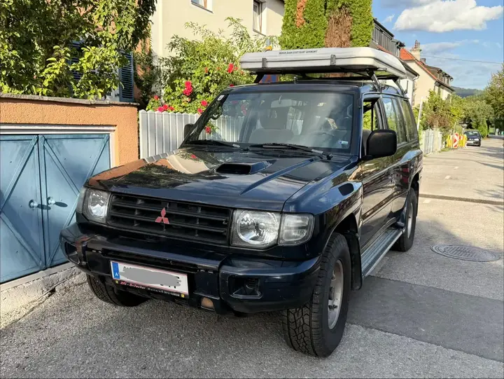 Mitsubishi Pajero 2004 photo 3