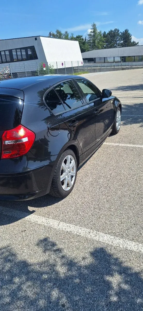 BMW 1 Series 2010 photo 3