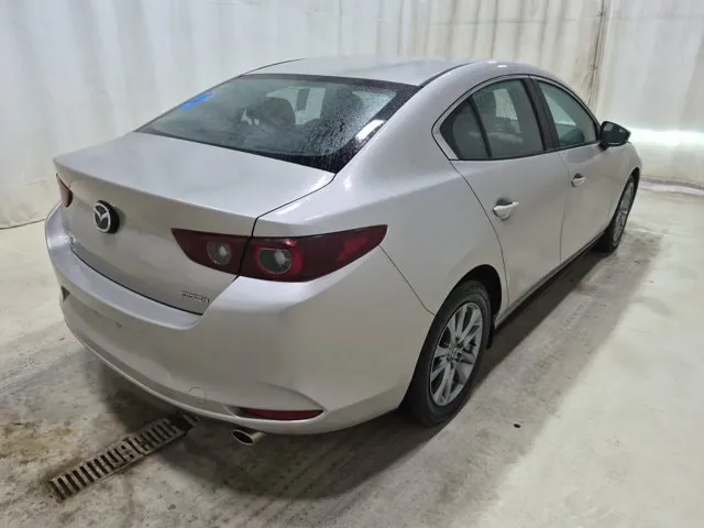 Mazda Mazda3 2024 photo 4