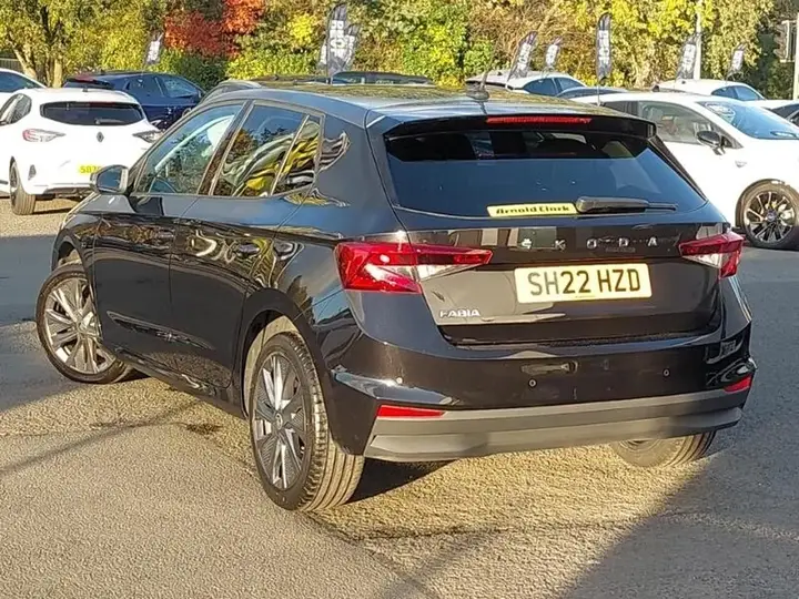 Skoda Fabia 2022 photo 2
