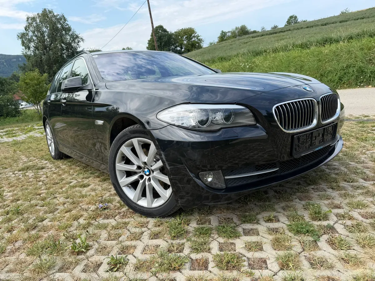 BMW 5 Series 2010 photo 3