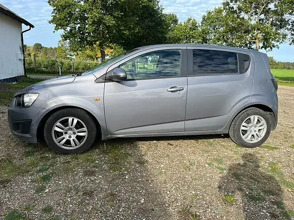Chevrolet Aveo 2012 photo 3