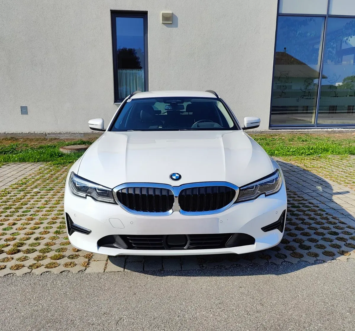 BMW 3 Series 2019 photo 2