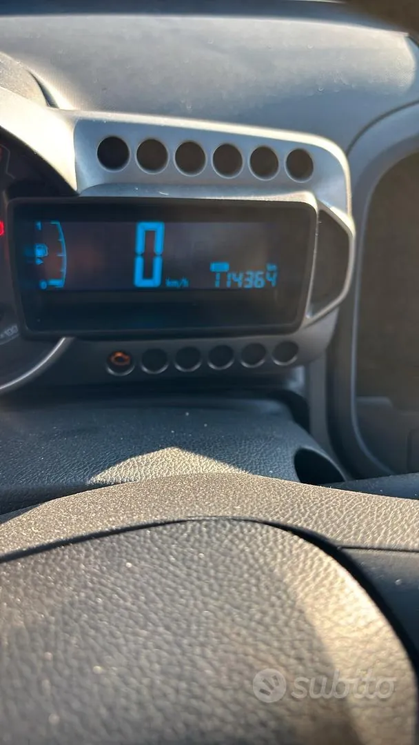 Chevrolet Aveo 2012 photo 3