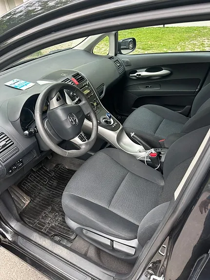 Toyota Auris 2011 photo 4