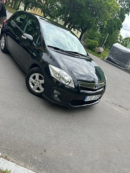 Toyota Auris 2011 photo 2