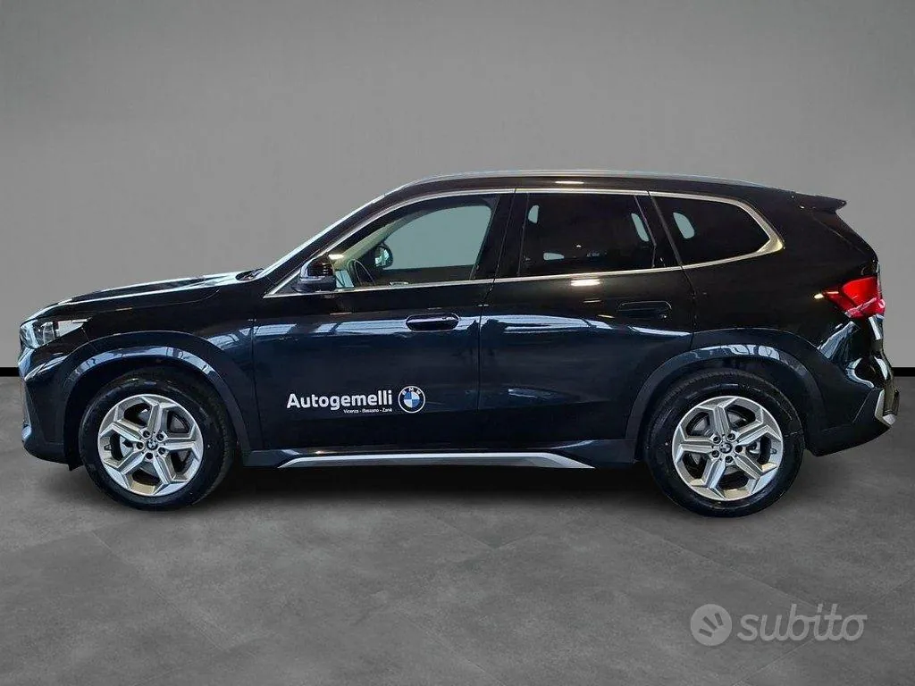 BMW Ix1 2026 photo 3