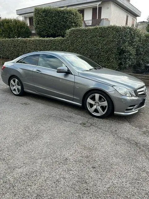 Mercedes-Benz E-Class 2012 photo 4