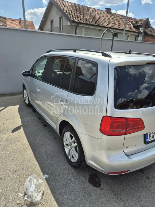 Volkswagen Touran 2011 photo 3
