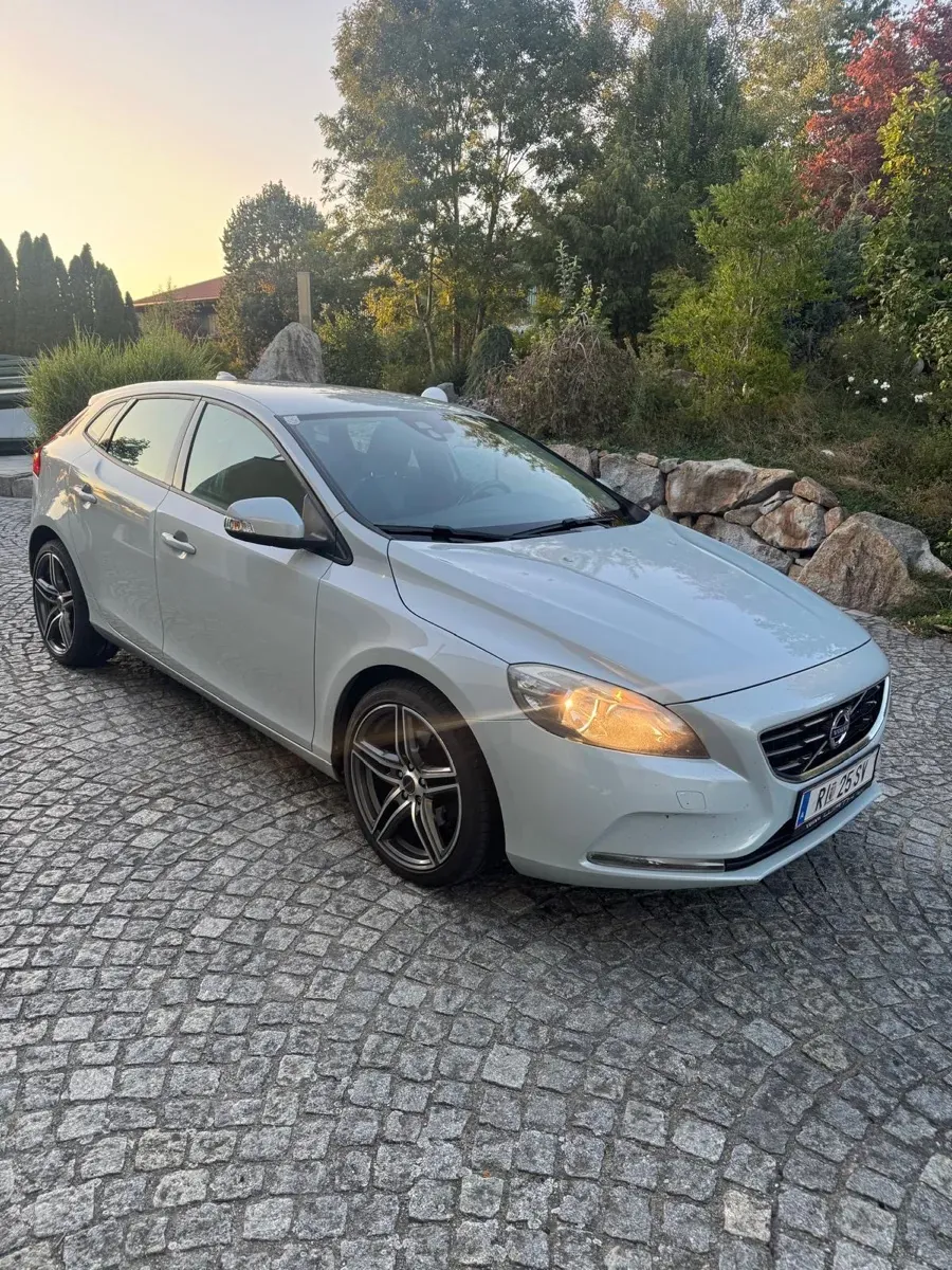 Volvo V40