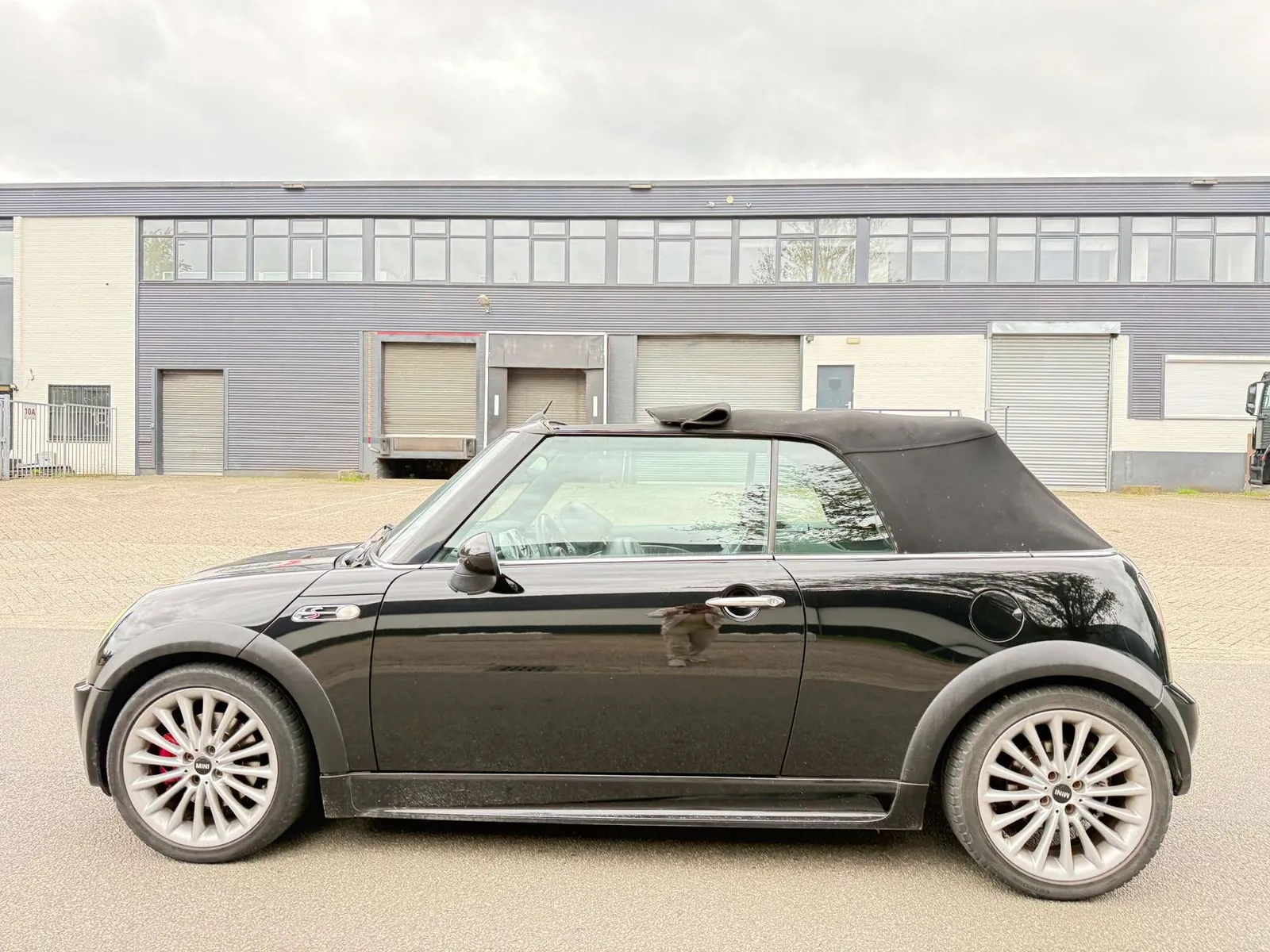 Mini Cooper S Cabrio 2005 photo 2