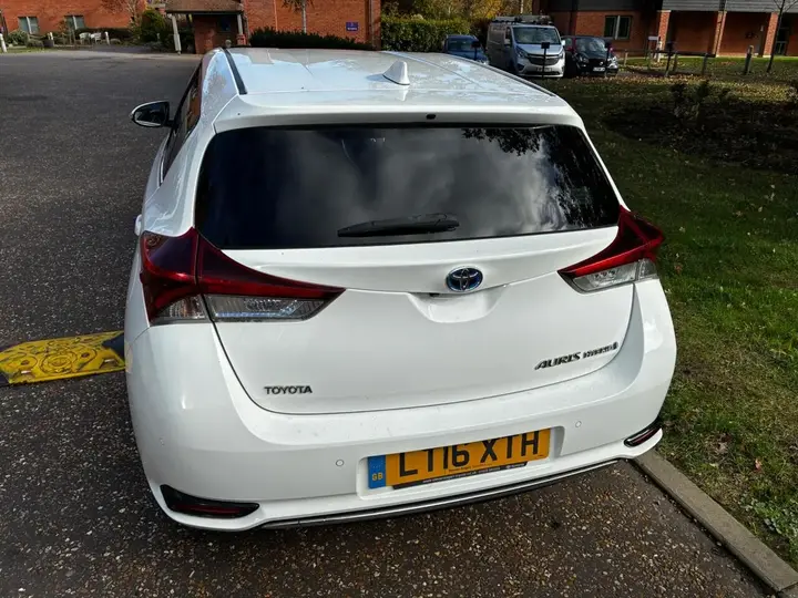 Toyota Auris 2016 photo 5