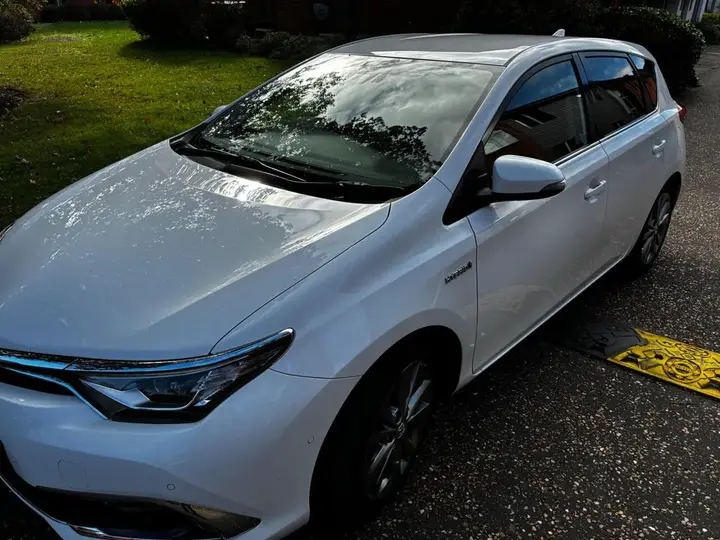 Toyota Auris 2016 photo 3
