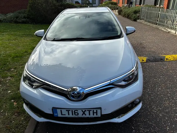 Toyota Auris 2016 photo 2
