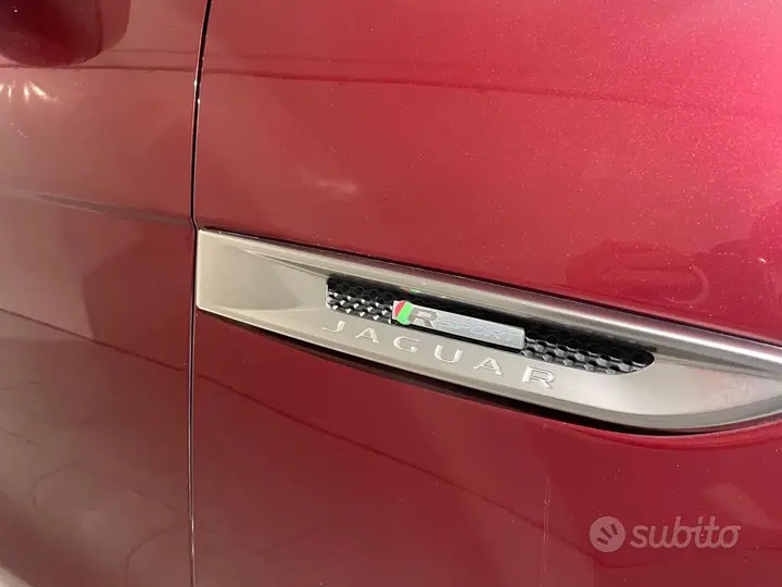 Jaguar F-Pace 2017 photo 4