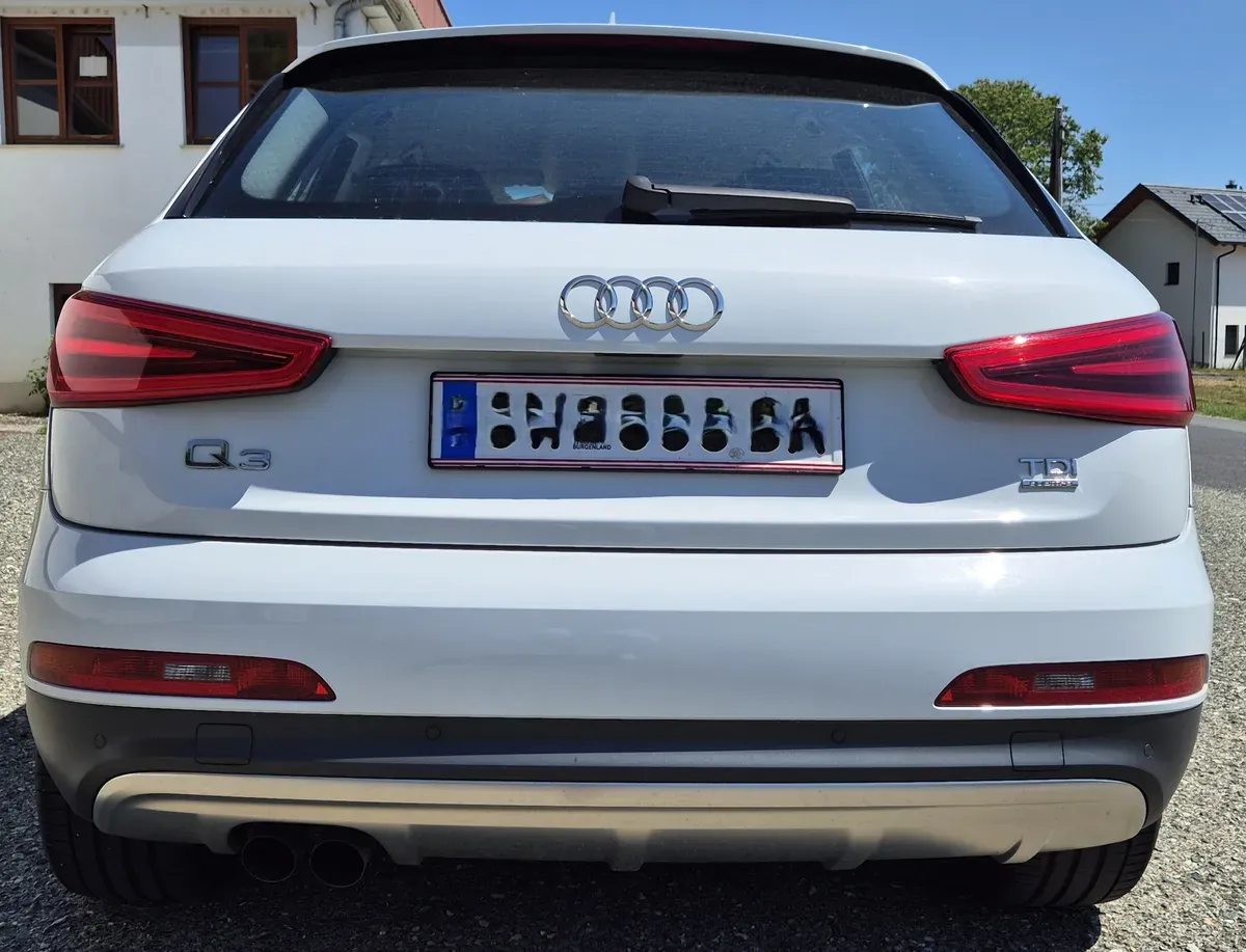 Audi Q3 2013 photo 2