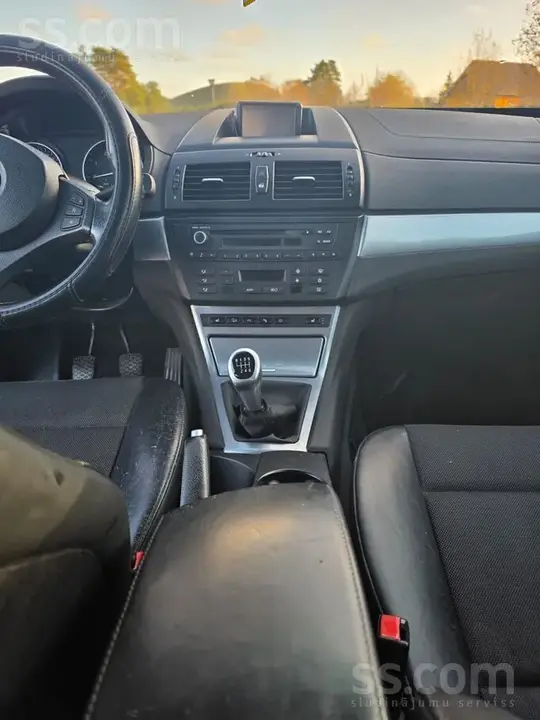 BMW X3 2010 photo 2