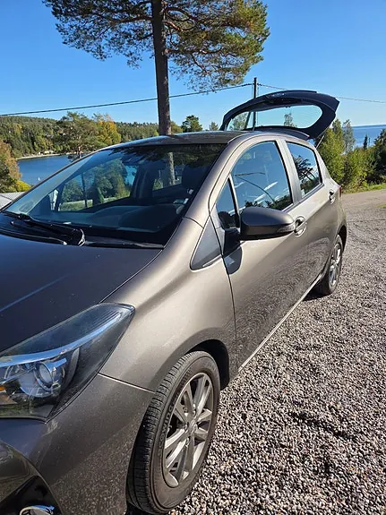 Toyota Yaris 2016 photo 2