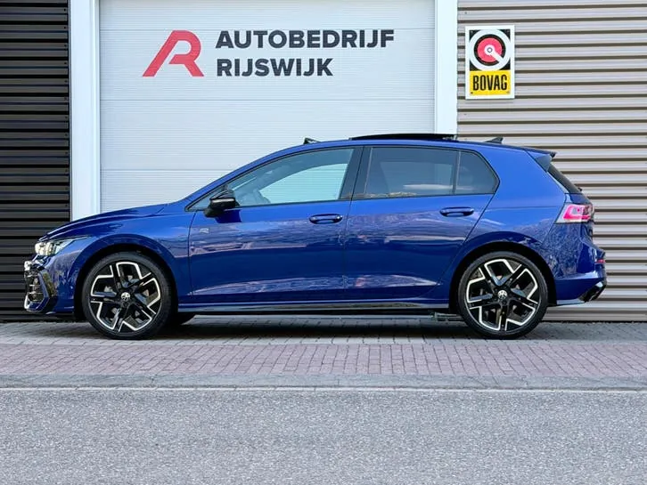 Volkswagen Golf 2025 photo 2
