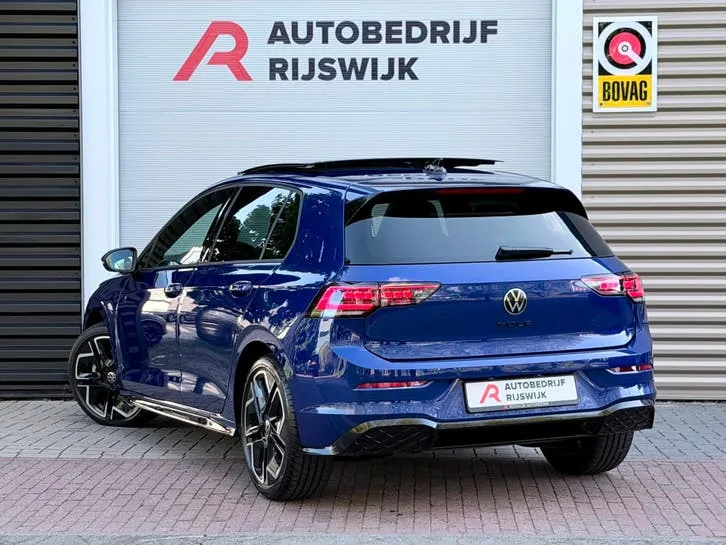 Volkswagen Golf 2025 photo 3