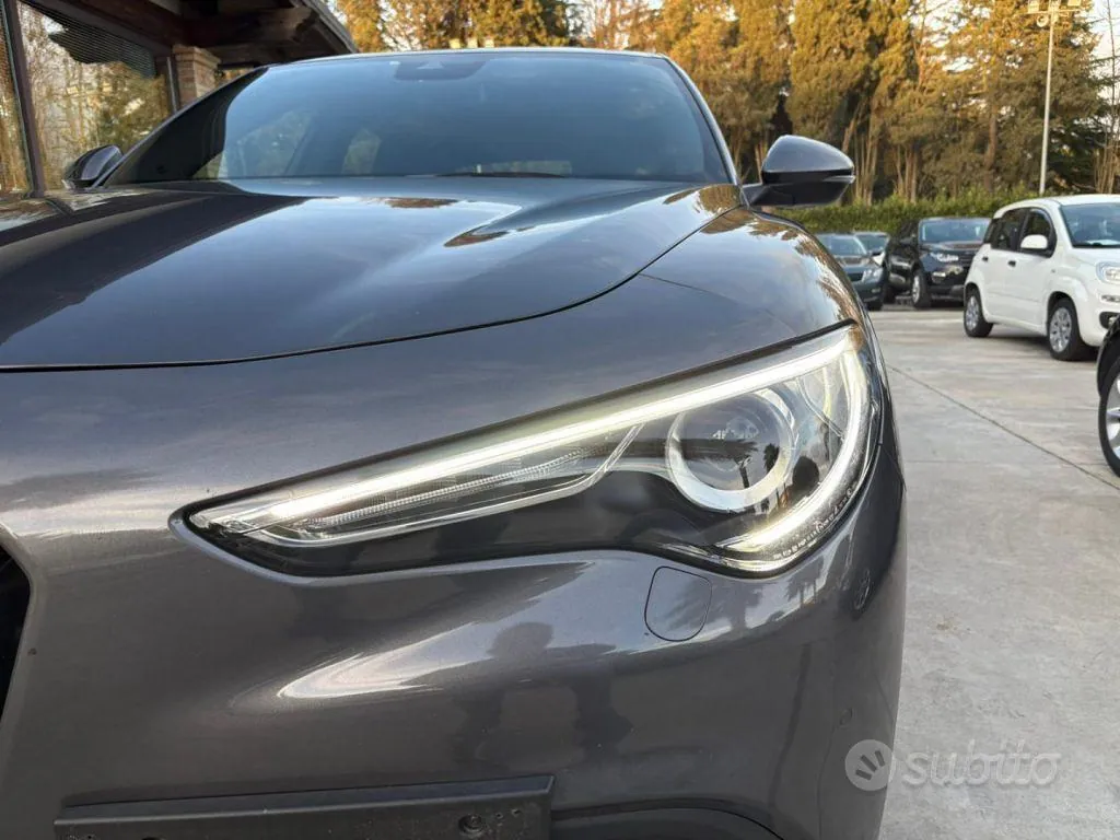 Alfa Romeo Stelvio 2022 photo 2