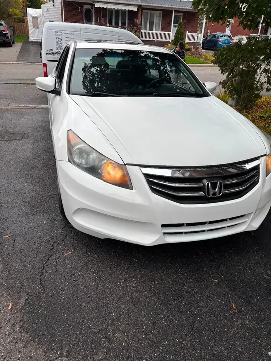 Honda Accord 2011 photo 2