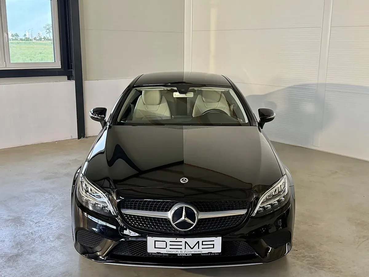 Mercedes-Benz C-Class 2018 photo 2