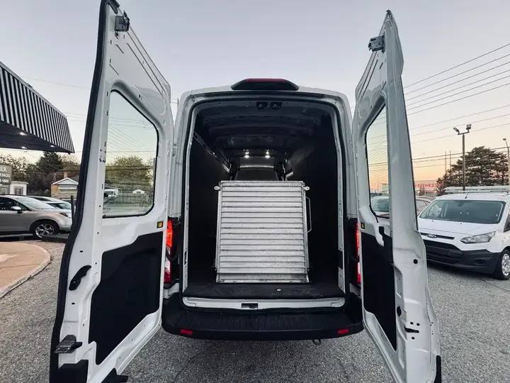 Ford Transit Cargo 2021 photo 5
